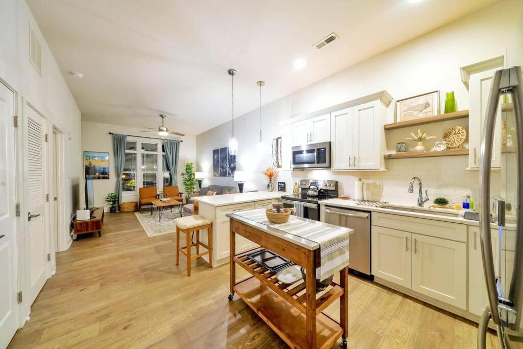 Ferienwohnung New Stylish Getaway- 5 Mil To Uptown/3 Smart Tvs! Charlotte Exterior foto