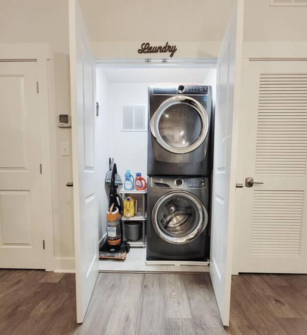 Ferienwohnung New Stylish Getaway- 5 Mil To Uptown/3 Smart Tvs! Charlotte Exterior foto