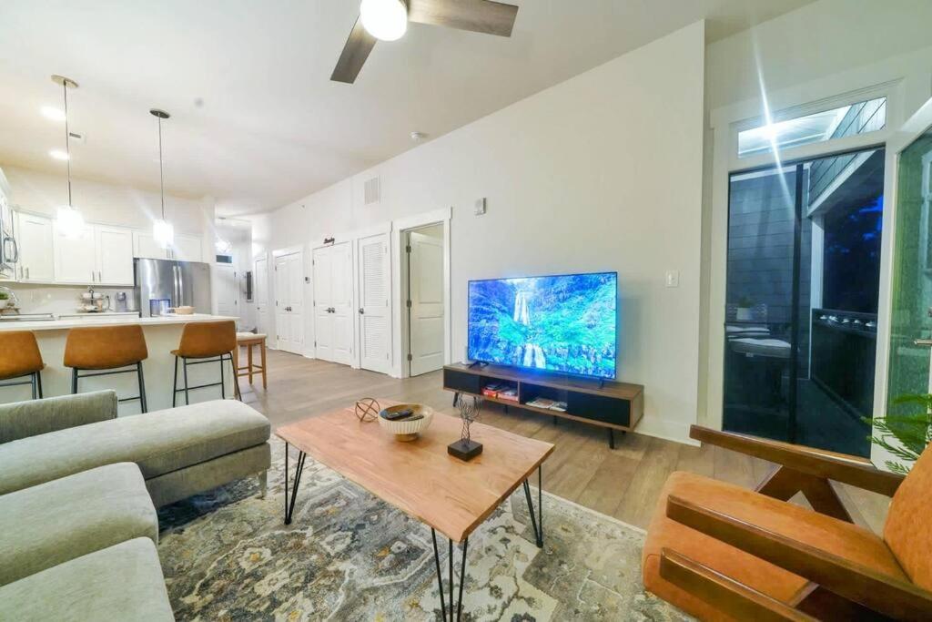 Ferienwohnung New Stylish Getaway- 5 Mil To Uptown/3 Smart Tvs! Charlotte Exterior foto